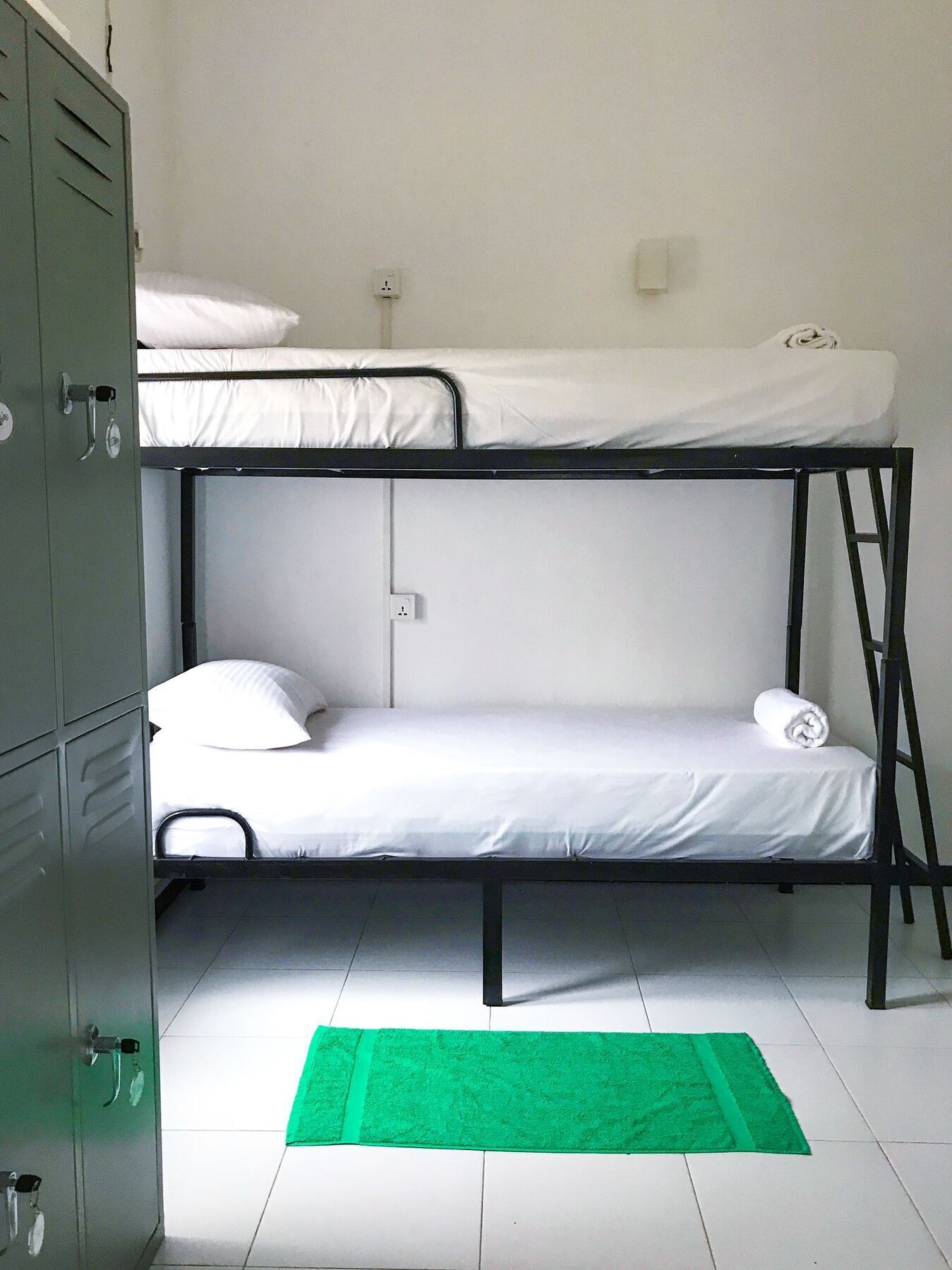Bed & Bicycle Hostel Dehiwala-Mount Lavinia Екстер'єр фото